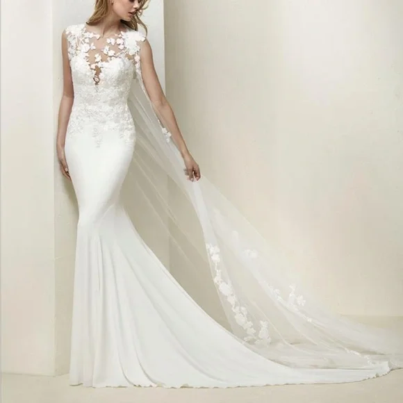 Pronovias Drail Wedding Gown - Picture 2 of 16